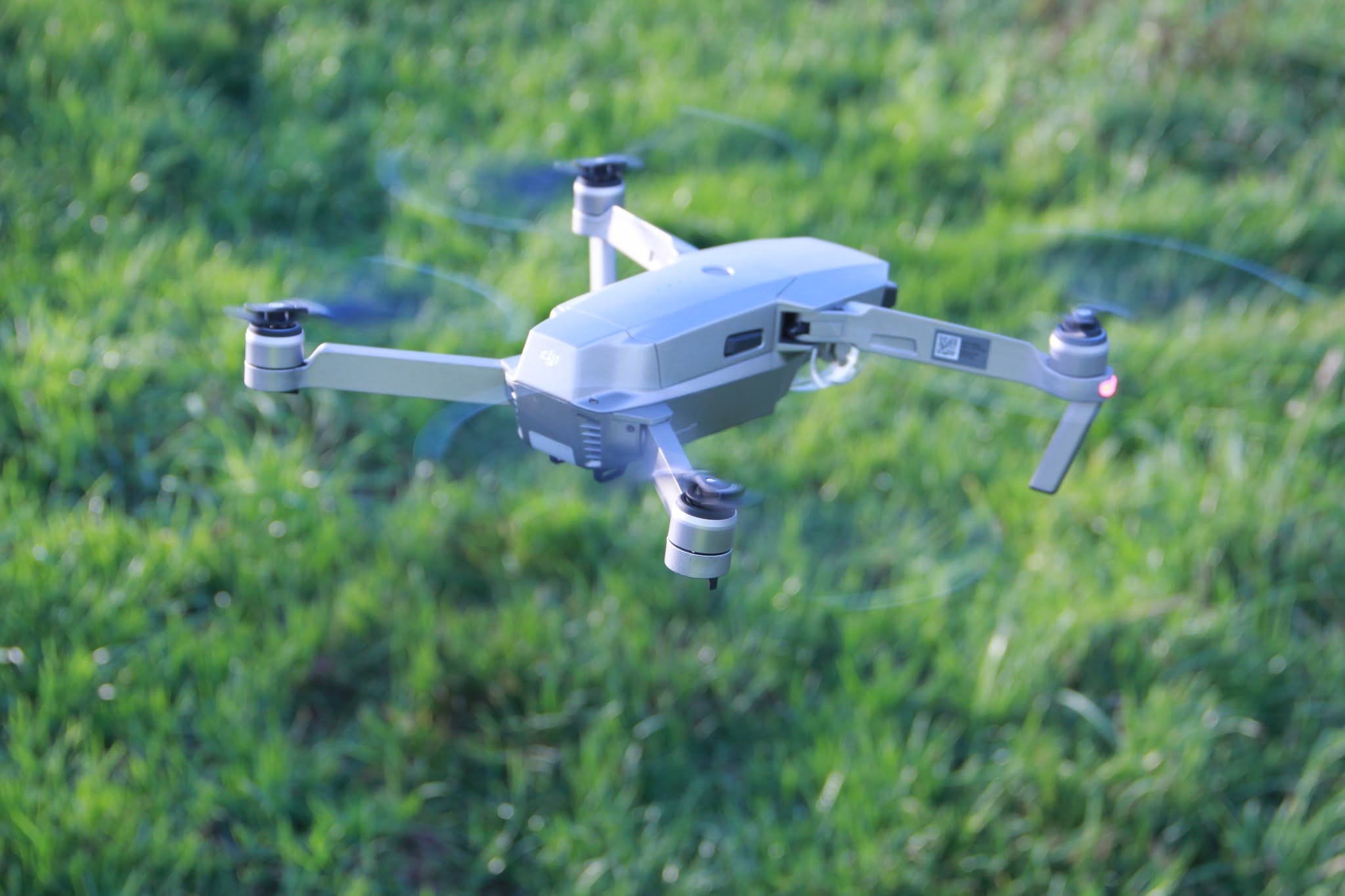 Drone en vol pour la photogrammétrie et les relevés aériens.